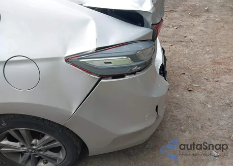 2018 Hyundai Elantra Sel из США, поврежденный, VIN 5NPD84LF6JH243138